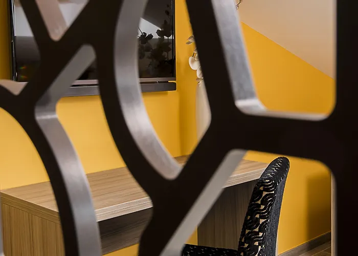 Unique & Saint-Raphael (Var)