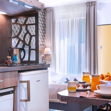 Unique & Aparthotel 4*