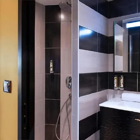 Unique & Ξενοδοχείο Saint-Raphaël