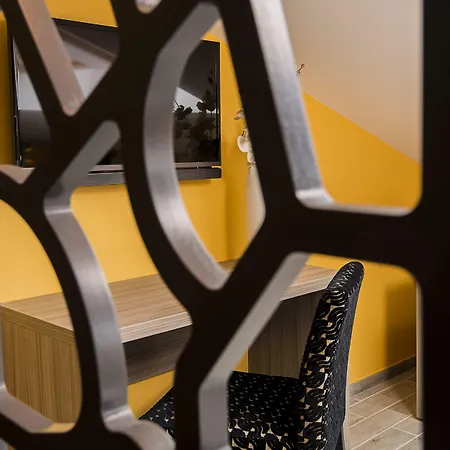 Unique & Сен-Рафаэль