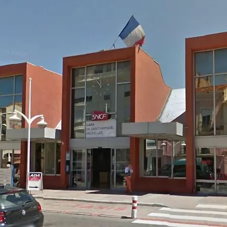 Отель Unique & Сен-Рафаэль