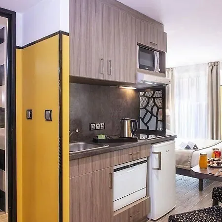 Hotel Unique & 4*
