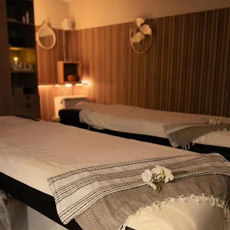 Unique & Hotel 4*